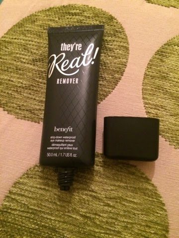 Detailed eye look with Benefit liner