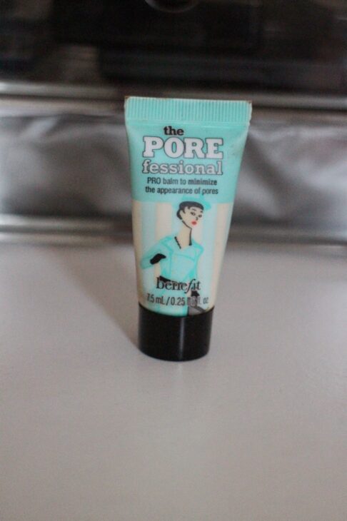 Benefit The POREfessional pro balm sample tube for minimising pores.