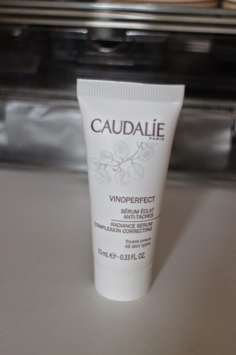 Caudalie Vinoperfect Radiance Serum 10 ml tube.